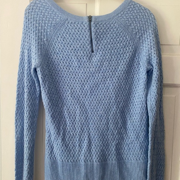 Woman’s AE sweater - Picture 2 of 2